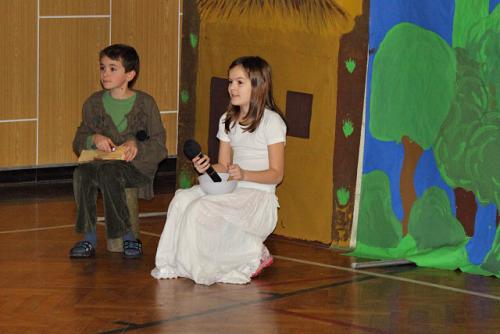 Divadelní představení skvěle zahráli žáci 4.&nbsp;tříd pod&nbsp;vedením paní učitelky Petry Jandové