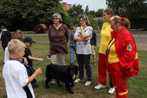 Cvičení záchranných psů - školní družina