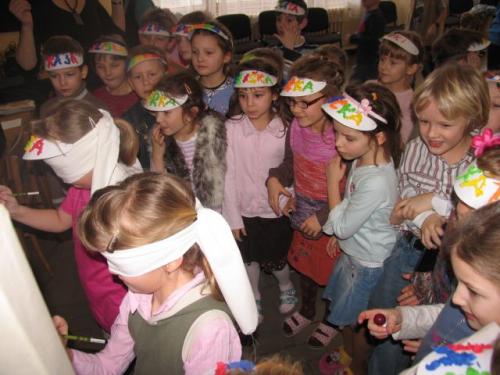 Ten čtvrtek 31.1.2008 začal netradičně.... 
Čekání na&nbsp;první skutečné velké vysvědčení si naši prvňáčci krátili hrami, soutěžemi, tancem a&nbsp;kutilstvím v&nbsp;"DOMEČKU" 31.&nbsp;1. 2008